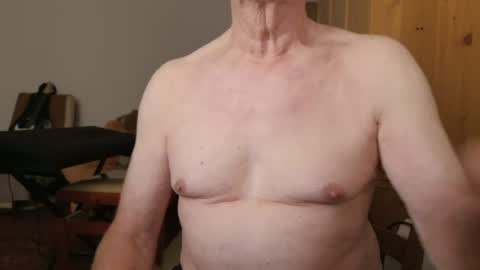 Snapshot of obediently77 chatting on 10, 7, 2026 obediently77 online show from 10, 7, 2026