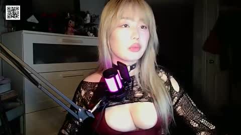 Snapshot of obeycarrienoona chatting on 13, 4, 2026 Goddess Carrie online show from 13, 4, 2026