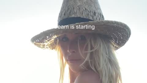 hi im Janasmall boobs big heart  warm pussy  online show from 13, 1, 2025