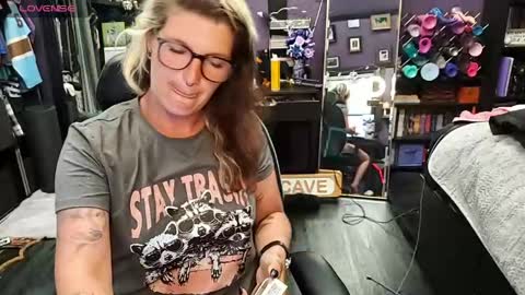 Snapshot of oddywithabody chatting on 5, 6, 2026 Oddy With A Body online show from 5, 6, 2026