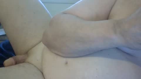 Snapshot of offsides10 chatting on 29, 5, 2026 WantsToTryACouple online show from 29, 5, 2026