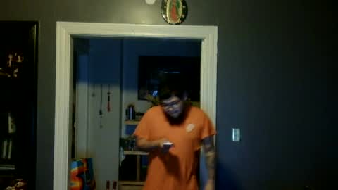 Snapshot of oflores77 chatting on 8, 7, 2026 oscar flores online show from 8, 7, 2026