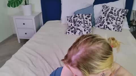 Lily online show from 25, 4, 2026