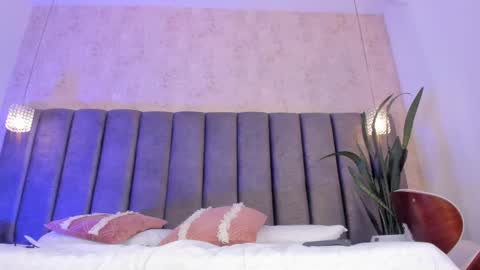 Holly online show from 28, 2, 2025