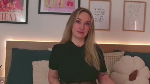 Snapshot of oh_kitty chatting on 13, 1, 2025 Kourtney online show from 13, 1, 2025