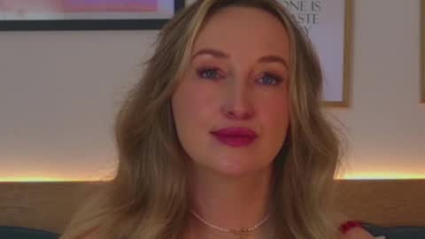 Snapshot of oh_kitty chatting on 17, 2, 2025 Kourtney online show from 17, 2, 2025