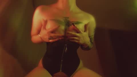 Snapshot of oh_lilith chatting on 12, 10, 2025 your dear Lilith Chapman online show from 12, 10, 2025