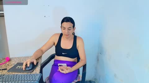 Snapshot of oh_tique chatting on 15, 6, 2026 LU online show from 15, 6, 2026