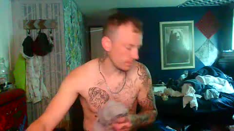 Snapshot of oh_you_know69 chatting on 17, 5, 2026 who dares toss me some tips lets have fun online show from 17, 5, 2026