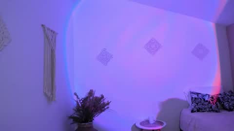 ohanna_ online show from 17, 12, 2024