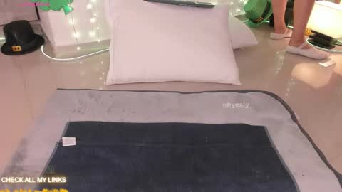 ohyesly_ online show from 4, 3, 2026