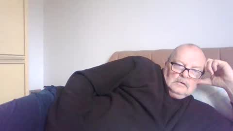 Snapshot of old_fkrr_ chatting on 2, 2, 2026 old_fkrr_ online show from 2, 2, 2026