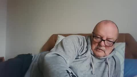 Snapshot of old_fkrr_ chatting on 4, 3, 2026 old_fkrr_ online show from 4, 3, 2026