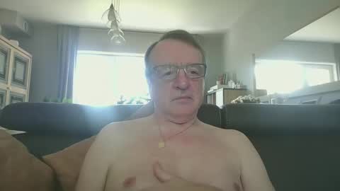 Snapshot of oldtimer160162493 chatting on 1, 5, 2026 oldtimer160162493 online show from 1, 5, 2026