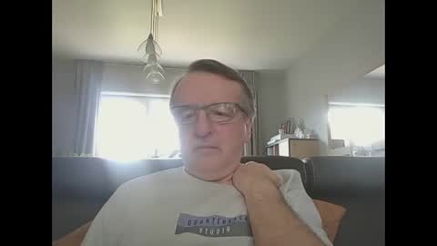 Snapshot of oldtimer160162493 chatting on 2, 5, 2026 oldtimer160162493 online show from 2, 5, 2026