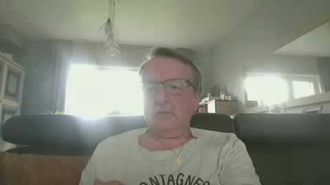 Snapshot of oldtimer160162493 chatting on 5, 5, 2026 oldtimer160162493 online show from 5, 5, 2026