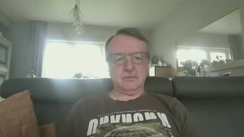 Snapshot of oldtimer160162493 chatting on 11, 5, 2026 oldtimer160162493 online show from 11, 5, 2026