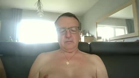 Snapshot of oldtimer160162493 chatting on 2, 6, 2026 oldtimer160162493 online show from 2, 6, 2026