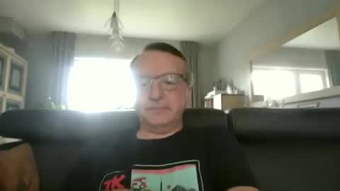 Snapshot of oldtimer160162493 chatting on 6, 6, 2026 oldtimer160162493 online show from 6, 6, 2026