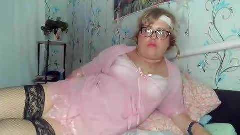Snapshot of olesya_mtf chatting on 6, 5, 2026 Olesya online show from 6, 5, 2026