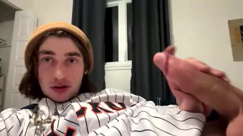Snapshot of oliboy34 chatting on 18, 12, 2025 oliboy34 online show from 18, 12, 2025