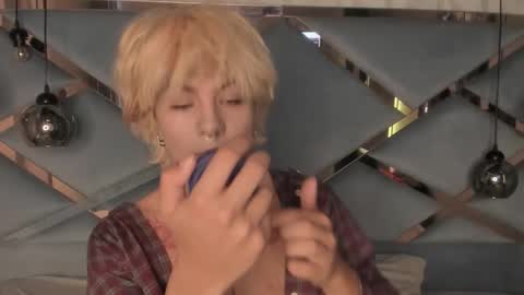 Snapshot of oliiverr22 chatting on 12, 11, 2025 oliiverr22 online show from 12, 11, 2025