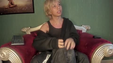 Snapshot of oliiverr22 chatting on 20, 11, 2025 oliiverr22 online show from 20, 11, 2025