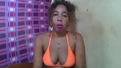 Snapshot of olinaa chatting on 22, 4, 2026 olinaa online show from 22, 4, 2026