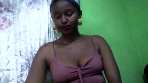 Snapshot of olinah610 chatting on 11, 10, 2025 olinah610 online show from 11, 10, 2025