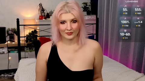 OliSunny Olivia online show from 8, 12, 2024