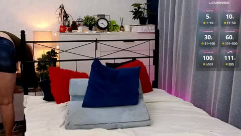 OliSunny Olivia online show from 13, 12, 2024