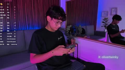 Snapshot of oliver20__ chatting on 2, 4, 2026 oliver20__ online show from 2, 4, 2026