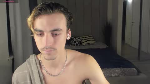 Snapshot of oliver__martinez chatting on 8, 10, 2025 OLIVER MARTINEZ online show from 8, 10, 2025