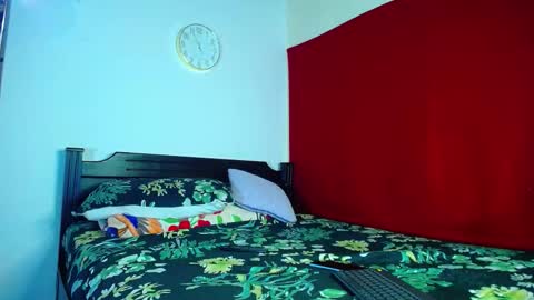 Oliver and MeganIndependent online show from 22, 9, 2025