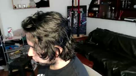 Snapshot of oliver_laid_2023 chatting on 27, 10, 2025 oliver_laid_2023 online show from 27, 10, 2025