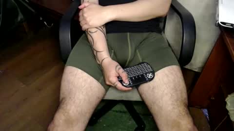 Snapshot of oliver_laid_2023 chatting on 29, 11, 2025 oliver_laid_2023 online show from 29, 11, 2025