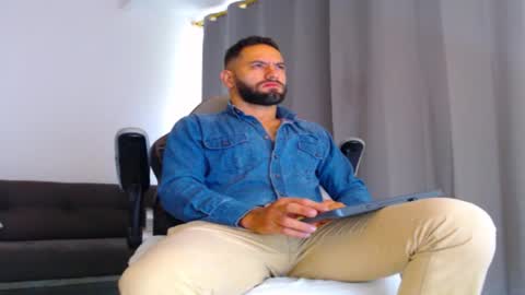 oliver online show from 2, 12, 2025