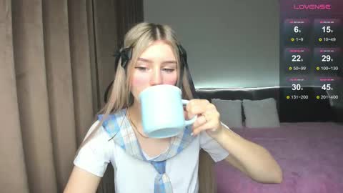 Olivia online show from 23, 11, 2025