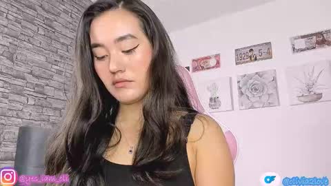 Snapshot of olivia22love chatting on 9, 9, 2025 ..................................... 500 am- 1200 pm GMT-5 online show from 9, 9, 2025