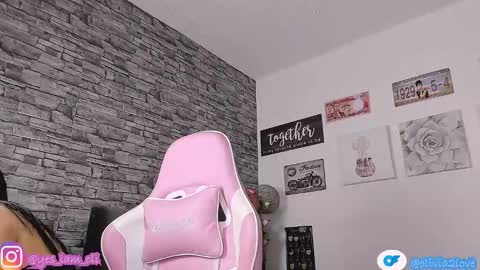 Snapshot of olivia22love chatting on 23, 9, 2025 ..................................... 500 am- 1200 pm GMT-5 online show from 23, 9, 2025