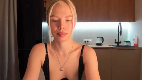 Snapshot of olivia_bells chatting on 5, 2, 2025 Olivia 3 online show from 5, 2, 2025