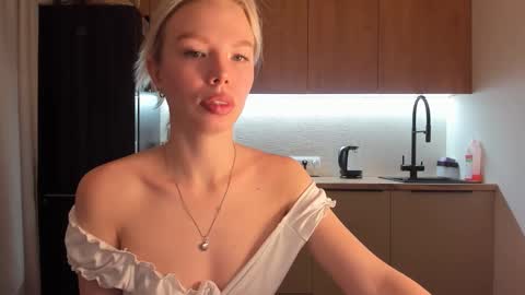 Snapshot of olivia_bells chatting on 11, 2, 2025 Olivia 3 online show from 11, 2, 2025