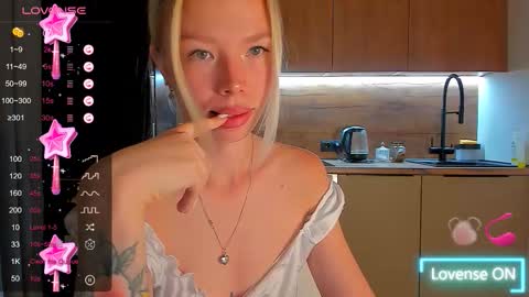 Snapshot of olivia_bells chatting on 23, 9, 2025 Olivia 3 online show from 23, 9, 2025