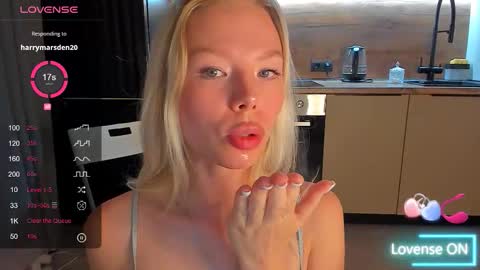 Snapshot of olivia_bells chatting on 25, 9, 2025 Olivia 3 online show from 25, 9, 2025