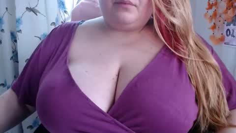 Snapshot of olivia_bud_gold chatting on 7, 12, 2024 Olivia Gold online show from 7, 12, 2024