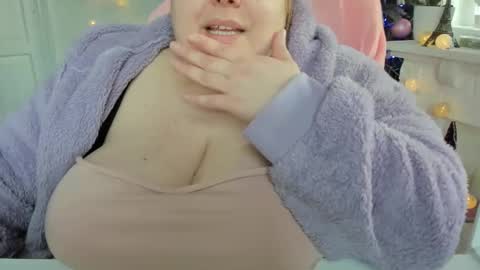 Snapshot of olivia_bud_gold chatting on 6, 3, 2025 Olivia Gold online show from 6, 3, 2025