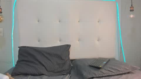  olivia  online show from 1, 12, 2025