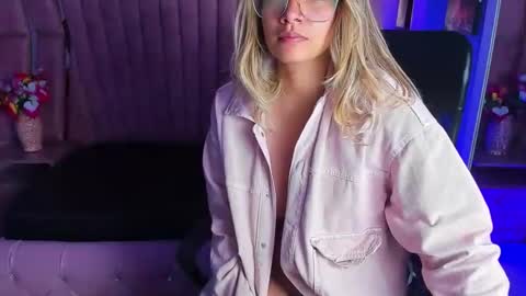 Snapshot of olivia_fox69 chatting on 29, 1, 2025 OLIVIA online show from 29, 1, 2025