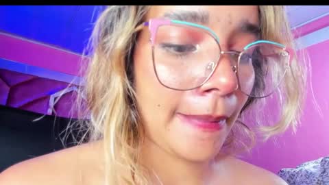 Snapshot of olivia_fox69 chatting on 11, 2, 2025 OLIVIA online show from 11, 2, 2025
