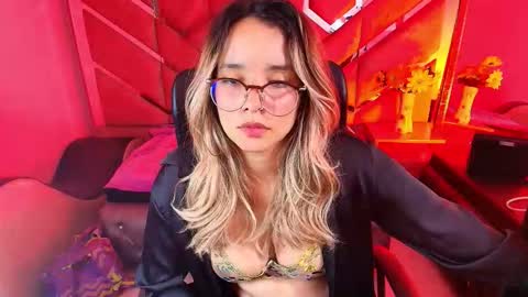  OLIVIA  online show from 11, 11, 2025